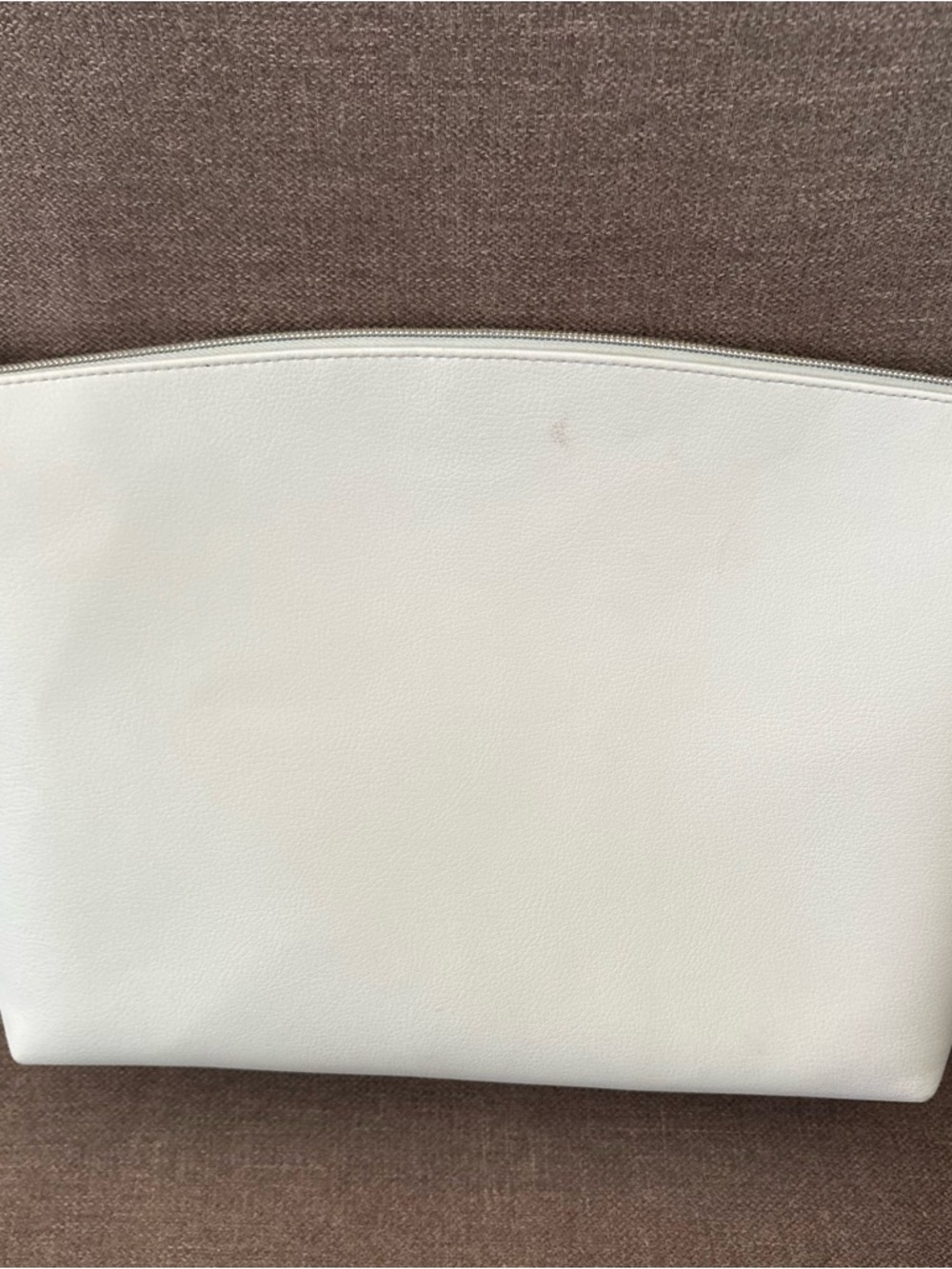 Sonia Kashuk zippered satchel with Gold Logo Accent. INV25/510